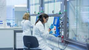 accelerator-almirall